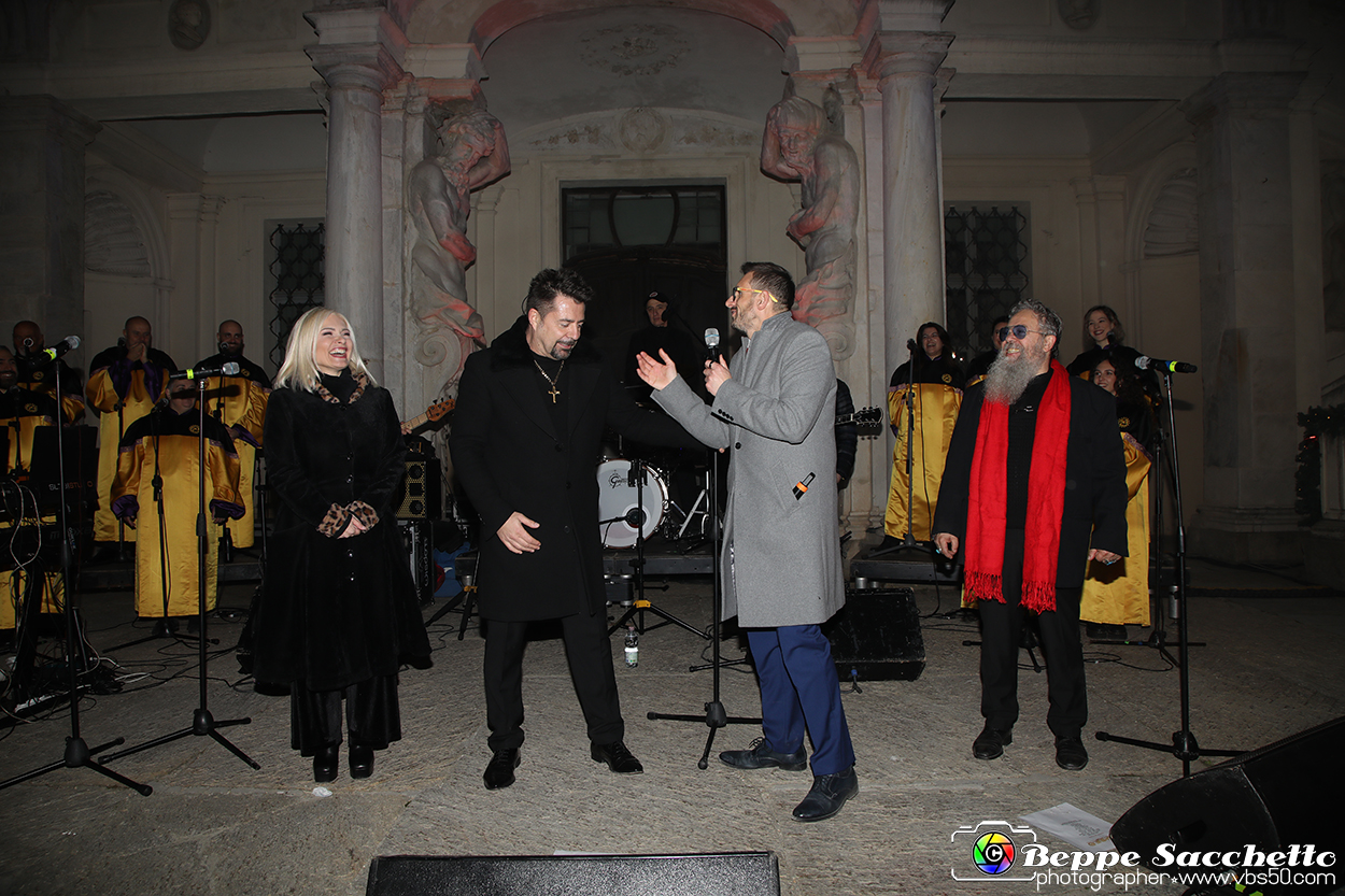 VBS_4553 -  Il Magico Paese di Natale 2024 - Spettacolo di Inaugurazione a Govone.jpg